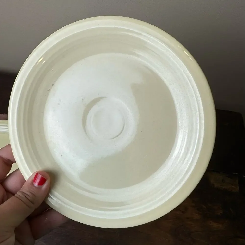 Fiesta Fiestaware VINTAGE 1936-1951 Old‎ Ivory Set of 2 Saucer plates